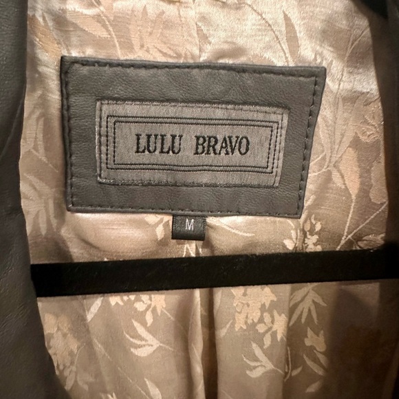 Women's Gray Leather Jacket - Picture 3 of 4